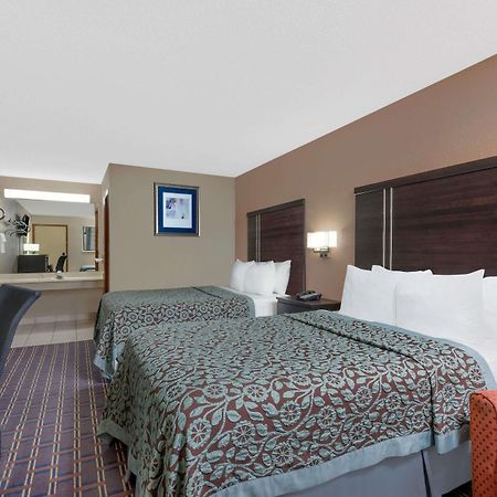 Days Inn By Wyndham Maumee/Toledo Buitenkant foto