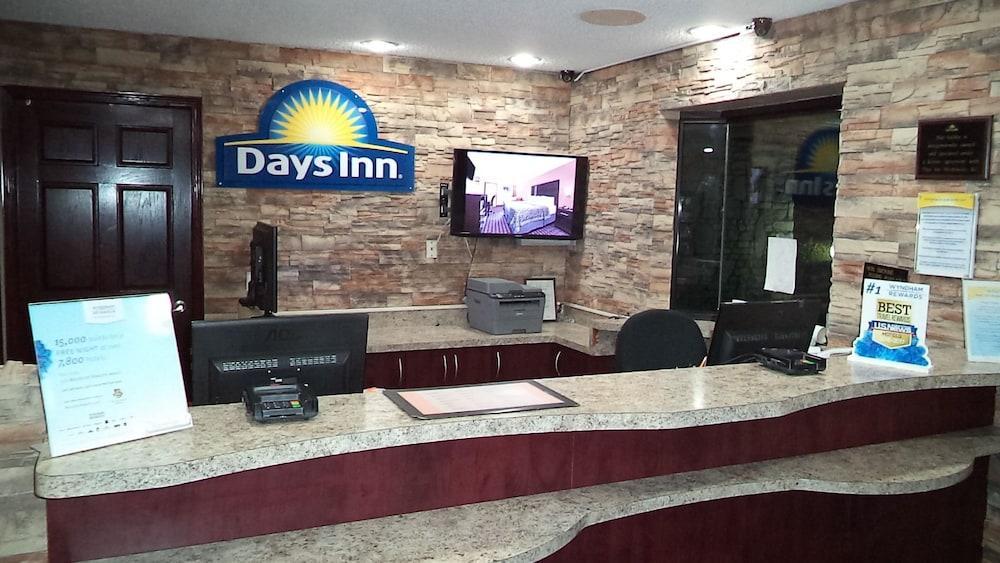 Days Inn By Wyndham Maumee/Toledo Buitenkant foto