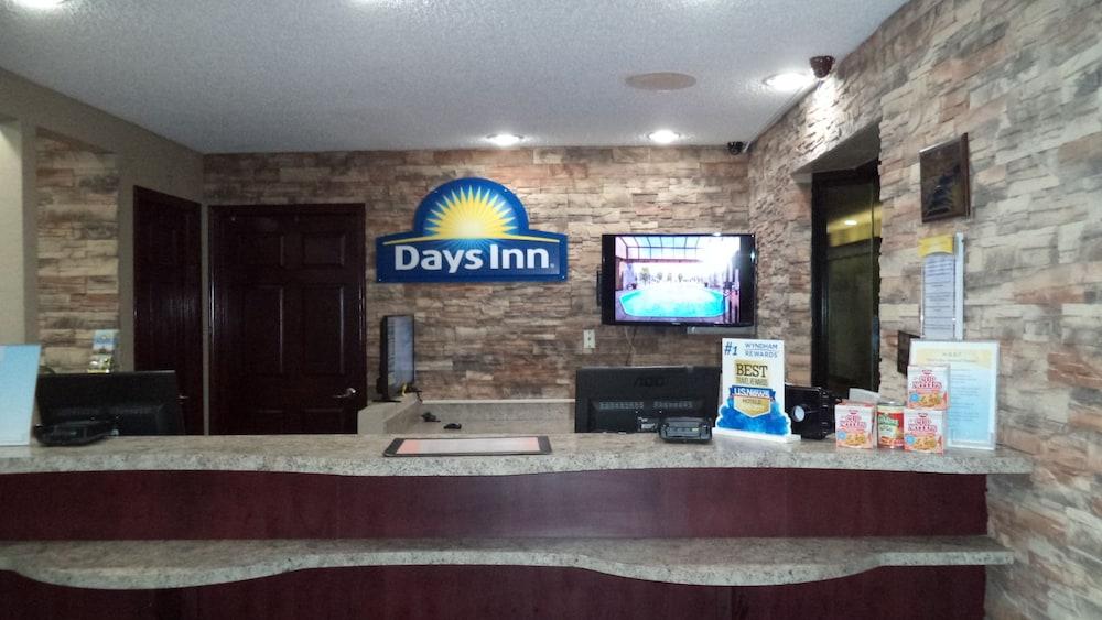Days Inn By Wyndham Maumee/Toledo Buitenkant foto
