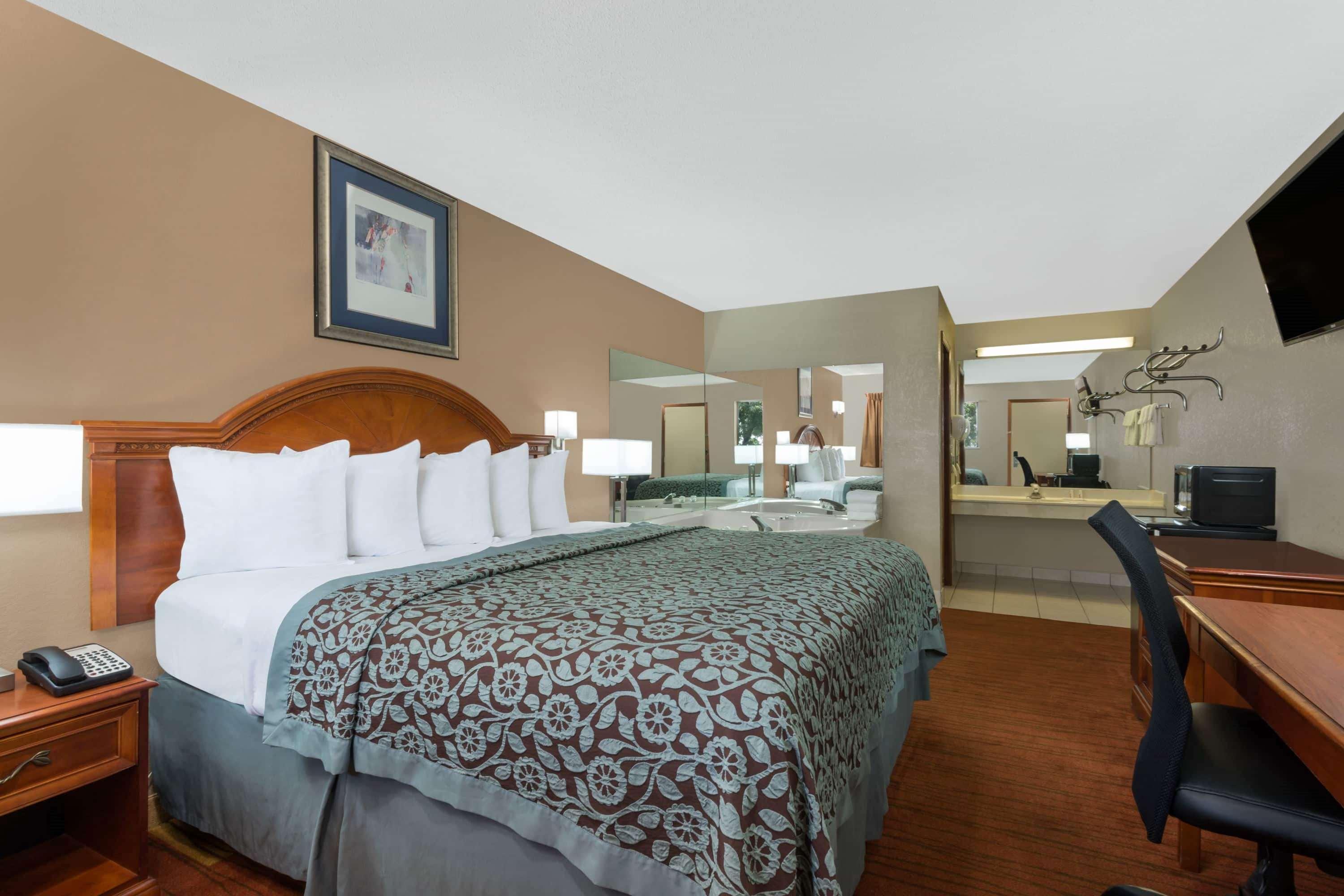 Days Inn By Wyndham Maumee/Toledo Buitenkant foto