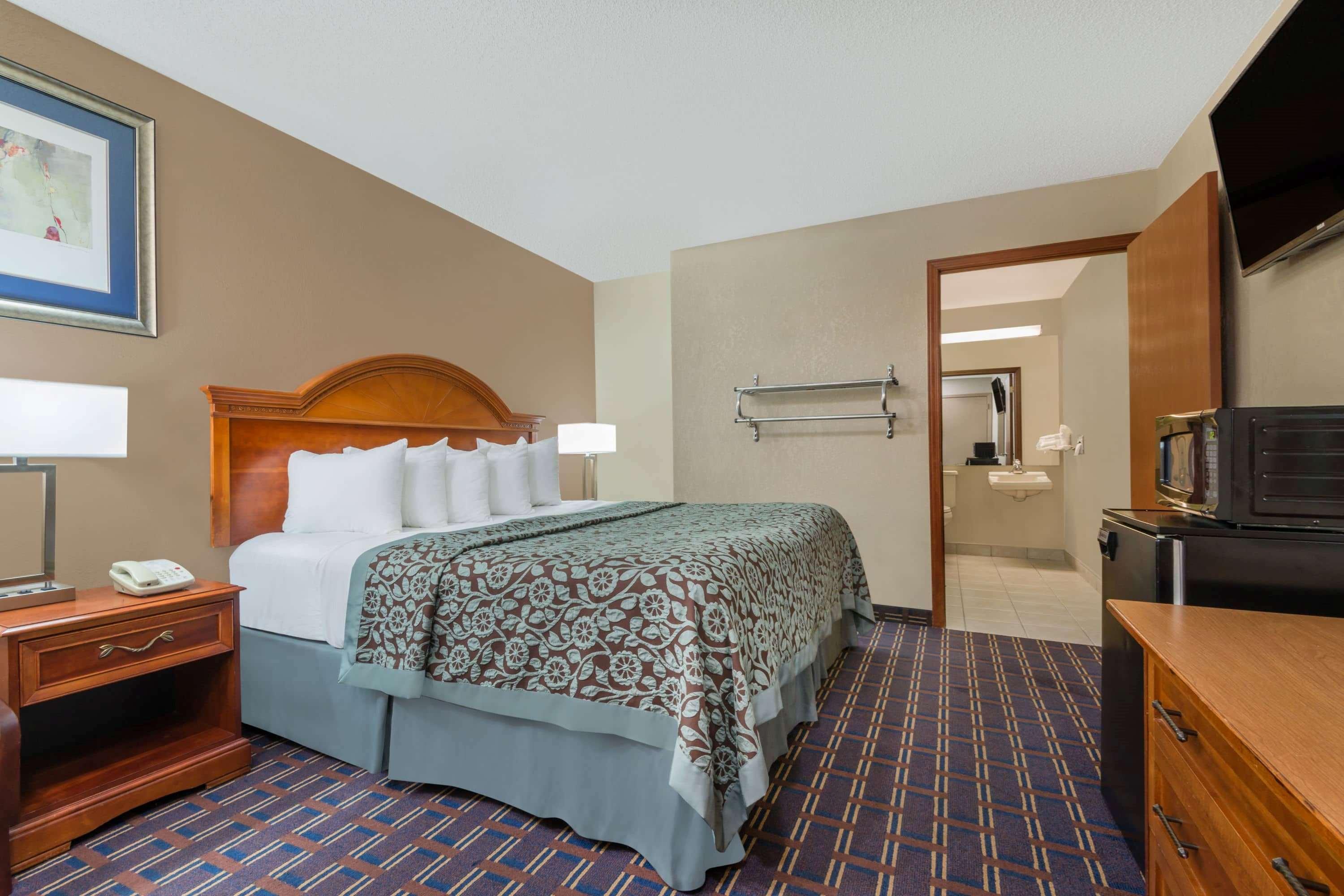 Days Inn By Wyndham Maumee/Toledo Buitenkant foto