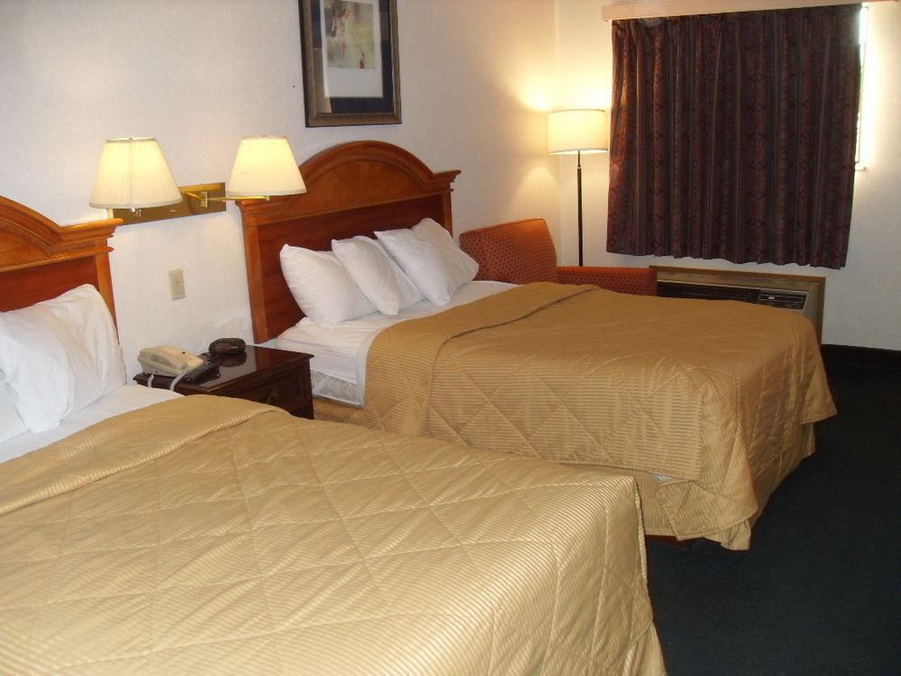 Days Inn By Wyndham Maumee/Toledo Buitenkant foto