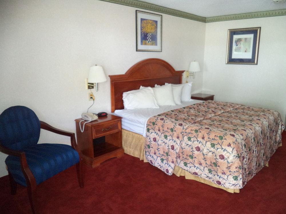 Days Inn By Wyndham Maumee/Toledo Buitenkant foto