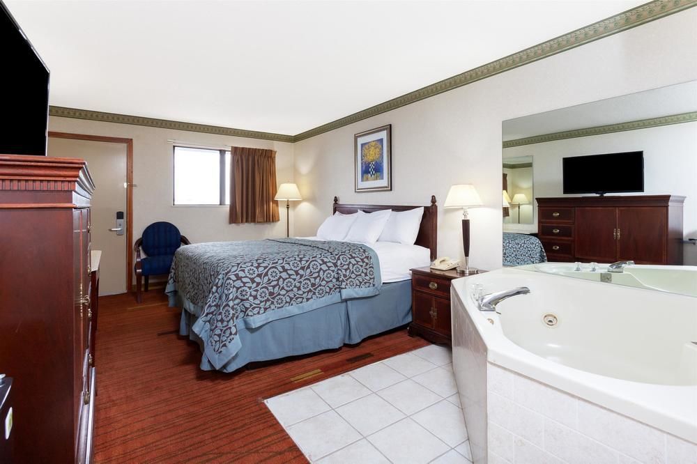 Days Inn By Wyndham Maumee/Toledo Buitenkant foto