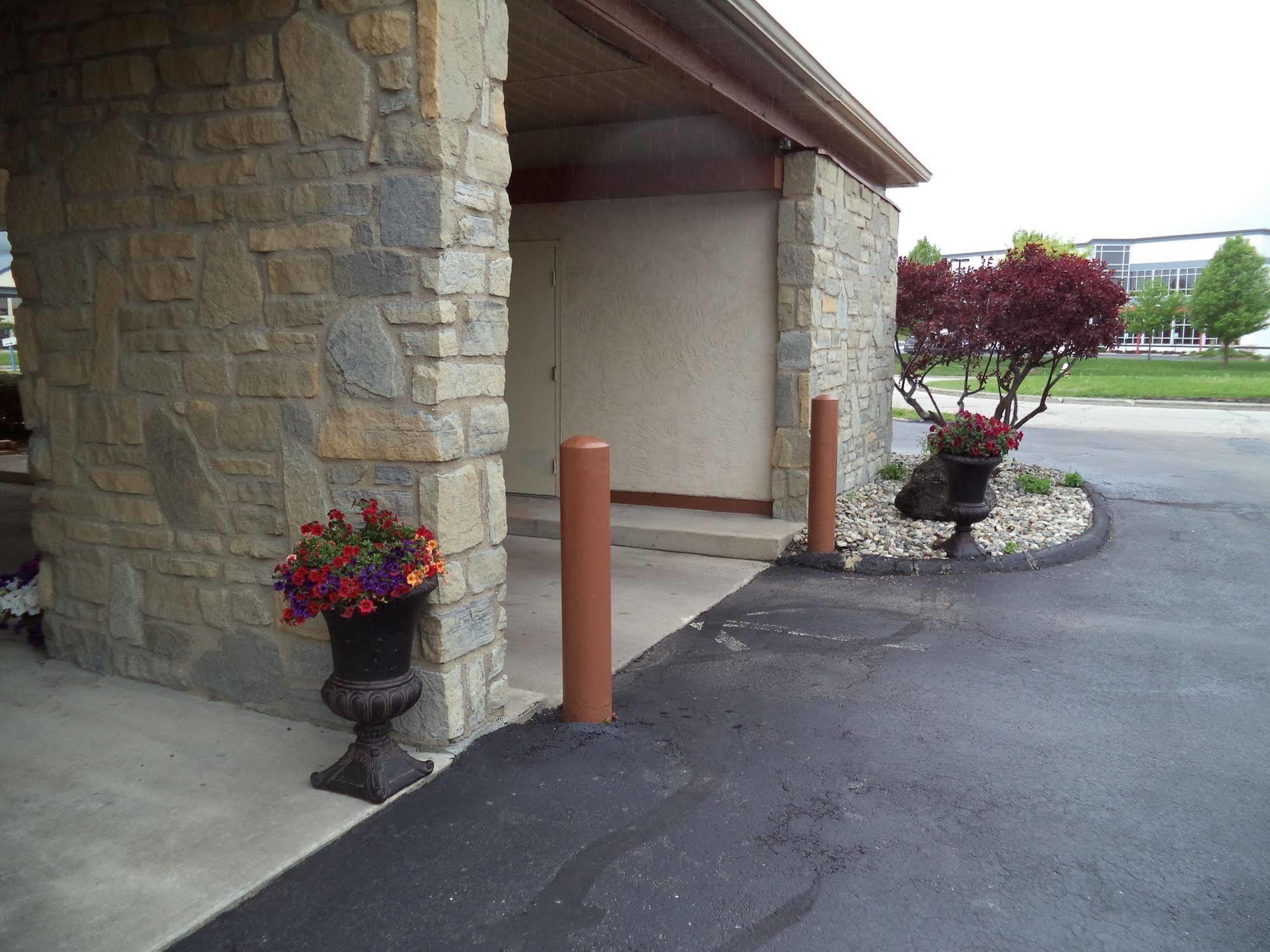Days Inn By Wyndham Maumee/Toledo Buitenkant foto