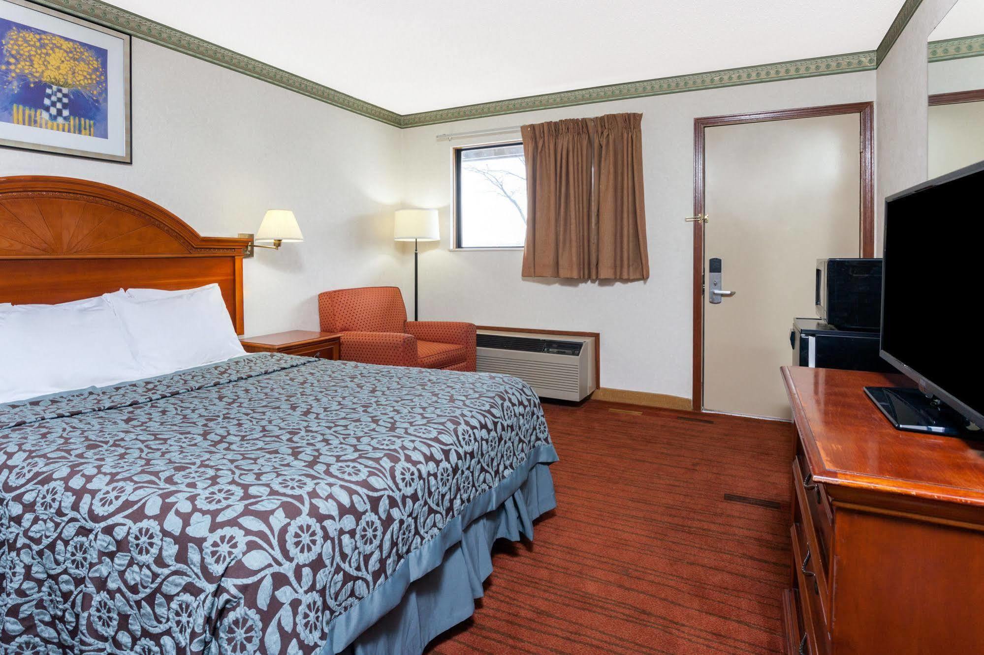 Days Inn By Wyndham Maumee/Toledo Buitenkant foto